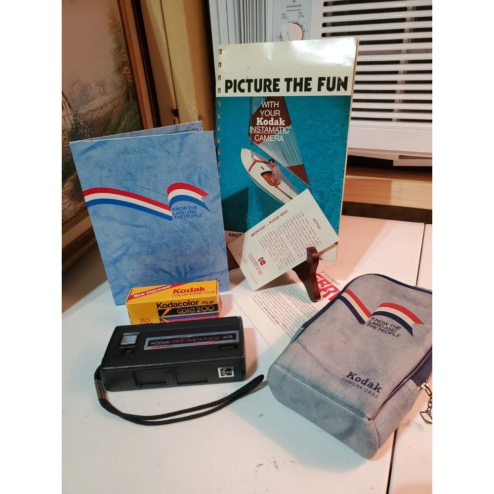 VINTAGE KODAK TELE-INSTAMATIC 608 CAMERA 1970s w/ Case, Film And Manual